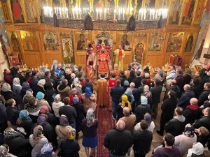 The Wonderworking Kursk-root Icon of the Mother of God is Venerated at the Diocesan Cathedral in London, and in Parishes Across England and Wales. | Чудотворная Курско-Коренная икона Божией Матери посетила кафедральный собор Лондона и приходы в Англии и Уэльсе.