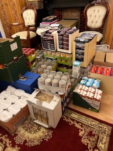 The Charitable Food Bank of the London Cathedral Expands its Operations. | Благотворительный банк продовольствия Лондонского собора расширяет свою деятельность.